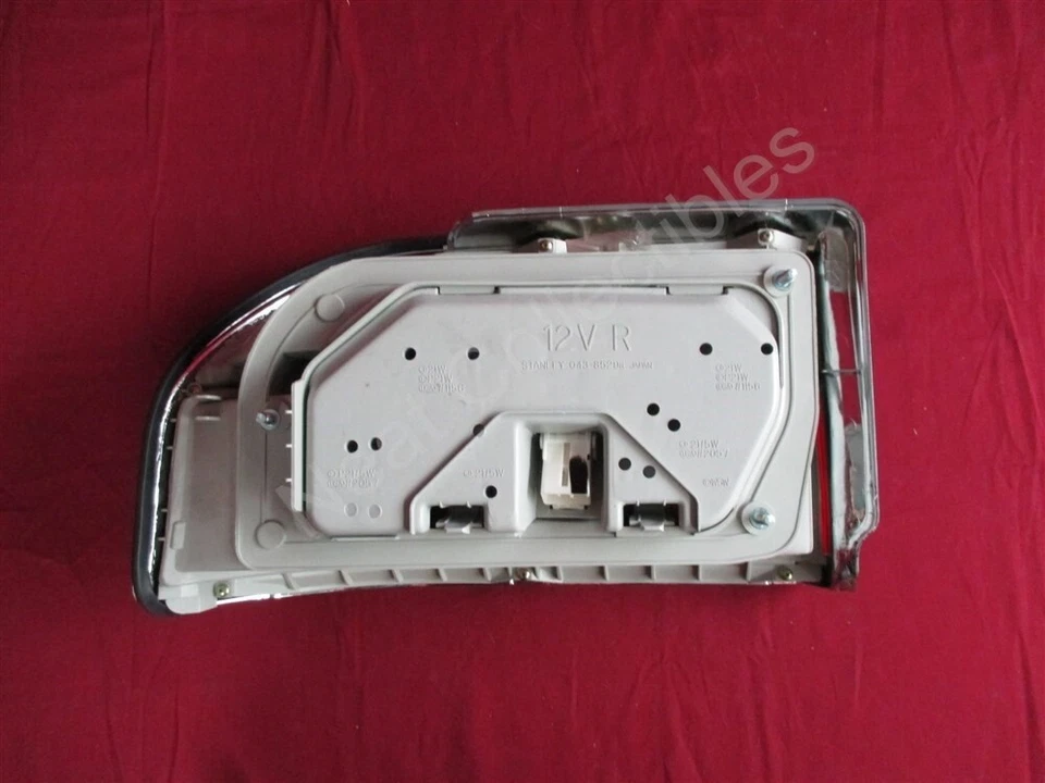 Luz de lámpara trasera derecha NOS OEM Mitsubishi Galant, Dodge 2000 GTX 1989-90 Foto 3 de 4