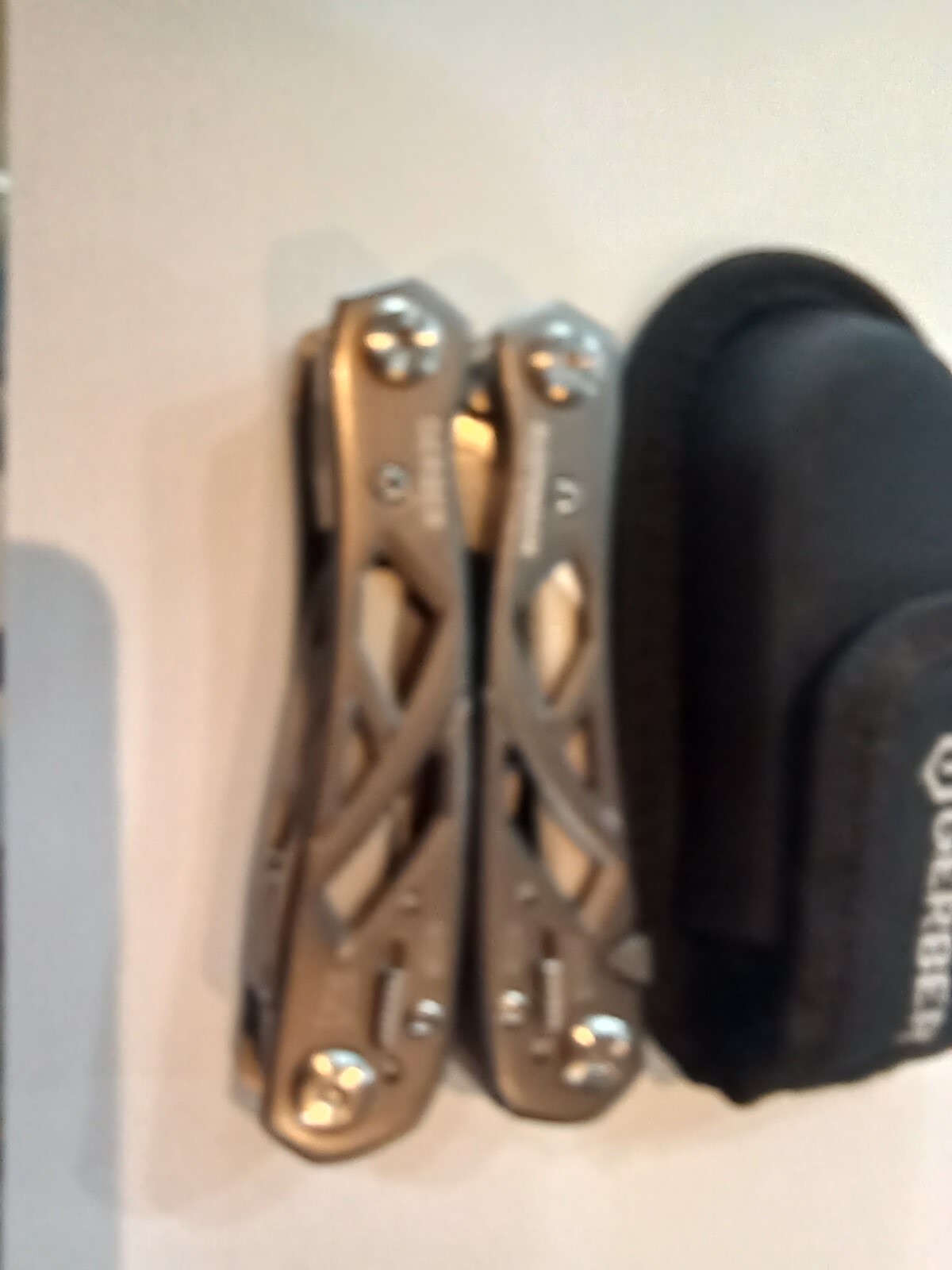 GENUINE GERBER SUSPENSION MILTIPLIER 12 IN 1 MULTITOOL WITH POUCH