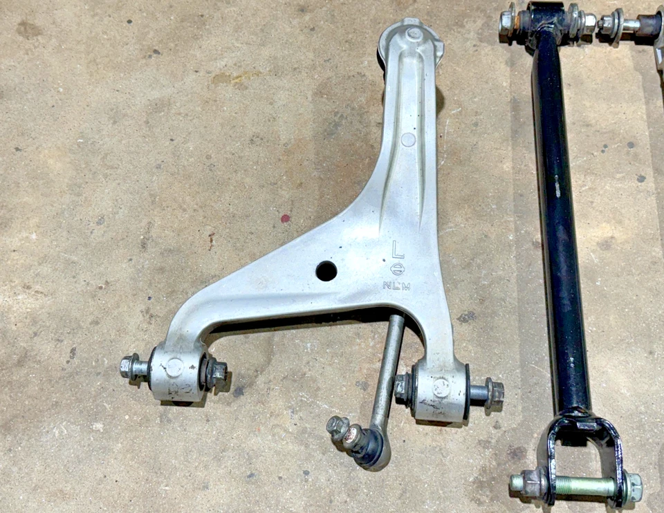 Juego de brazo de control inferior superior izquierdo para conductor trasero Infiniti Q70 14-19 AWD PO39 OEM Foto 2 de 4