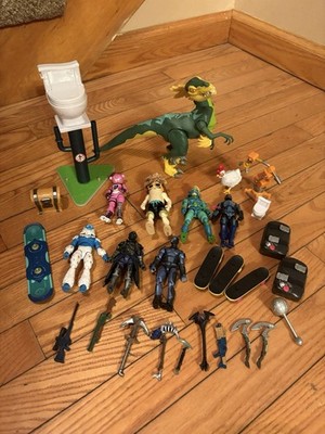 Jazwares Fortnite 4'' Action Figures Weapons Accessories Loose 33 Piece Lot