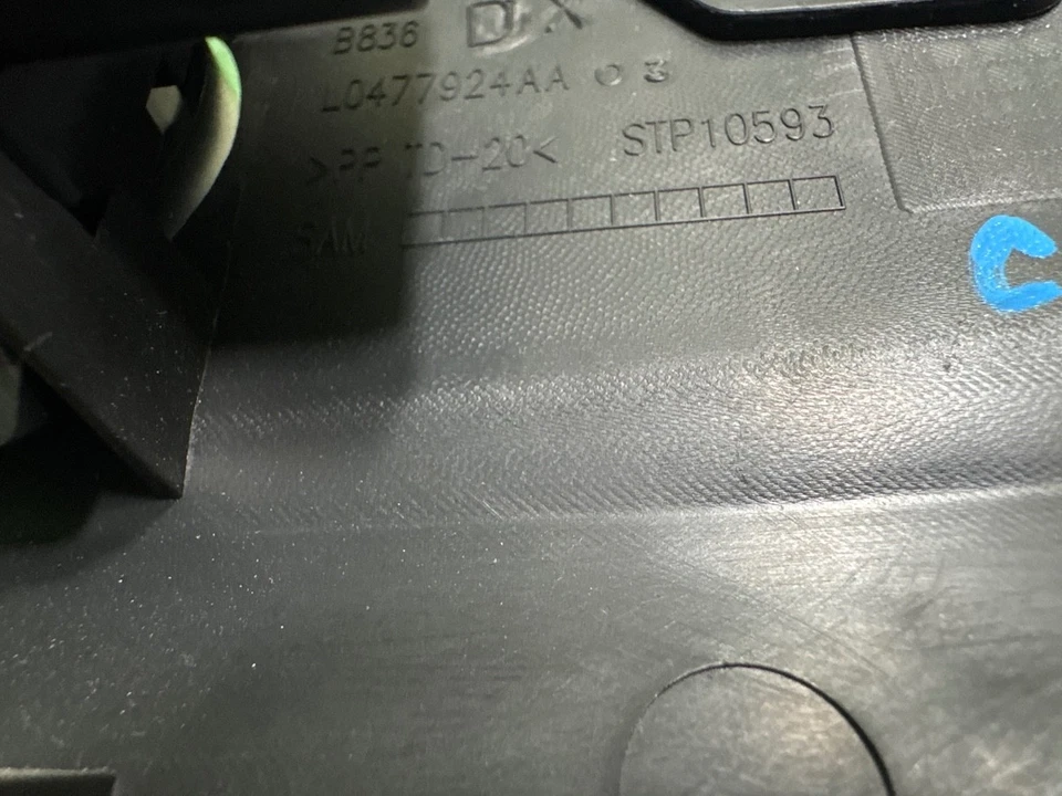 ⚡ Front Right Seat Outer Trim Cover |ALFA ROMEO STELVIO 2018 OEM Foto 3 de 4