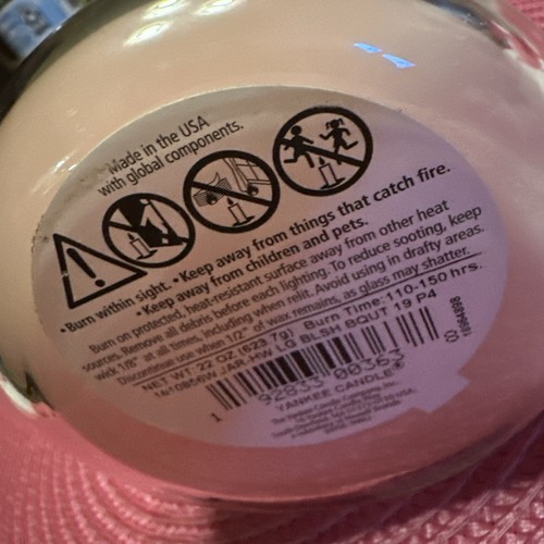 Yankee Candle BLUSH BOUQUET Large Jar 22 Oz Pink Housewarmer New Wax Floral - Picture 4 of 4