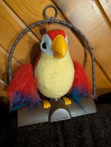 Animatronic Vintage 1991 Gemmy Pete Repeat Talking Parrot On A Perch - Works!