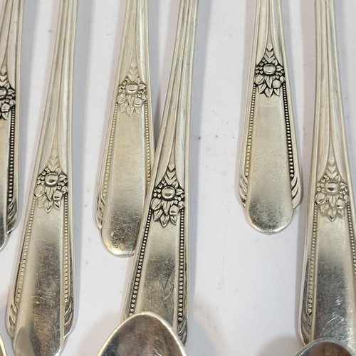 Wm Rogers IS Memory Hiawatha Set of 50 Pieces Silverplate Silverware - Picture 13 of 16