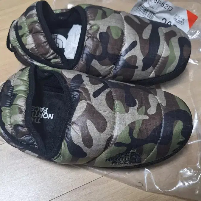 The North Face Nupsi Camo Khaki Slides, New In Box thumbnail 6