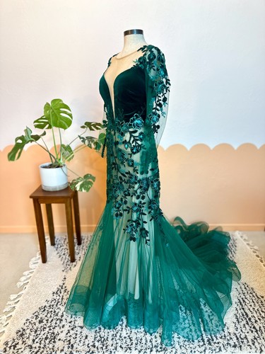 Tarik Ediz Emerald Green Appliqué Tulle Mermaid Gown