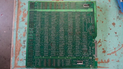 Unknown Arcade PCB - UNTESTED - Picture 2 of 2