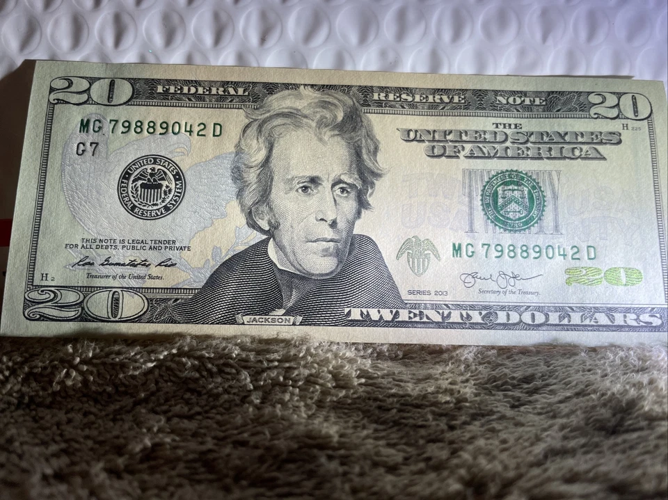 7 - $20 Dollar Federal Reserve Notes Consecutive Serial Numbers Uncirculated 64 - Image 2 of 4