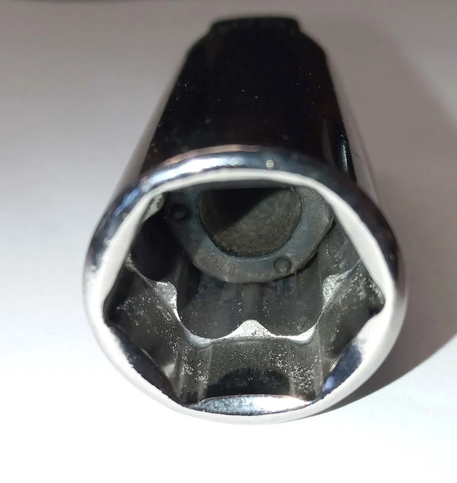 Kobalt 23031 3/8 Drive 18mm Spark Plug Socket USA - Image 2 of 3