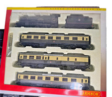 Hornby OO Gauge R2024 Western Region Express Passenger Train Pack Tested