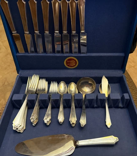 International Sterling Silverware Set Minuet Pattern 44 Pcs 1209 grams + Knives