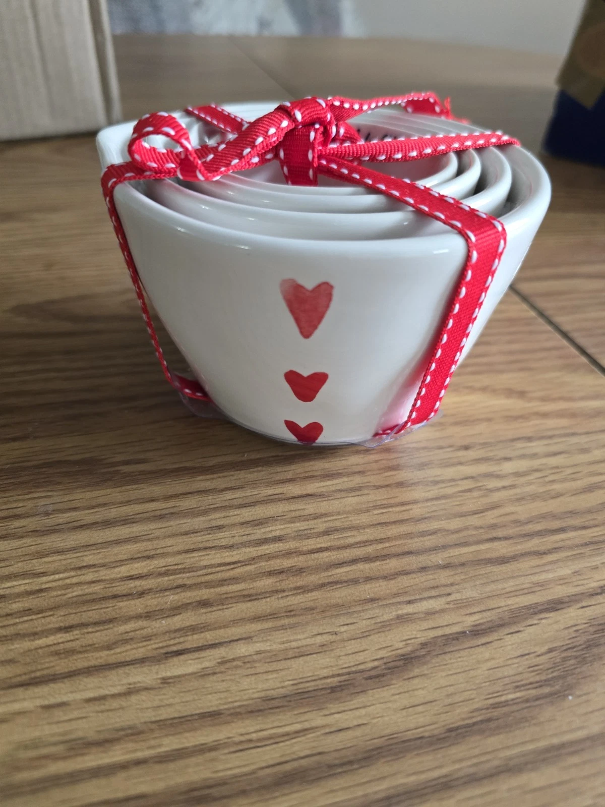 Rare HTF Rae Dunn Watercolor Hearts Measuring Cups, used for display only