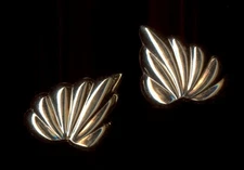 14K 2.50 Gram 27mm Solid Yellow Gold Ribbed Leaf Petal Sea Shell Earrings (zq