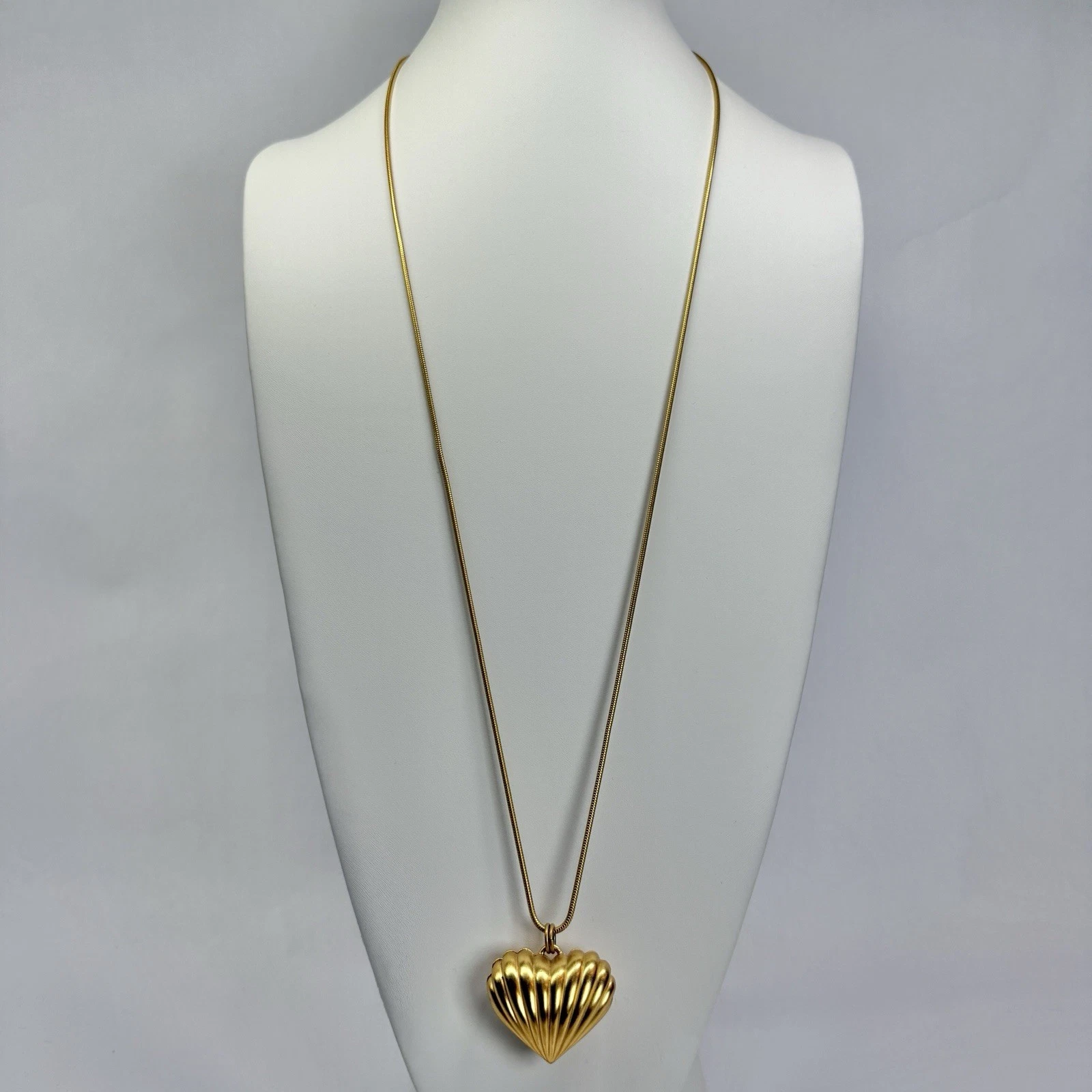 ANNE KLEIN Puffy Heart Pendant Love Gold Tone Vintage Necklace Jewelry N190