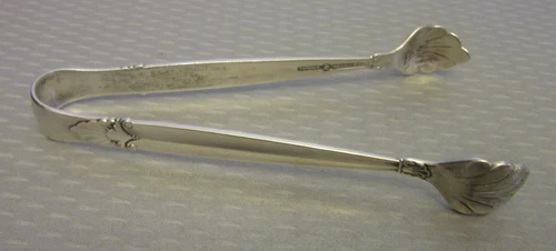 International Sterling Silver 1932 EMPRESS Sugar Tongs fluted leaf ends 4"