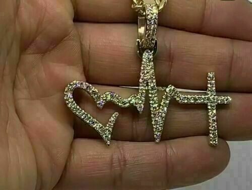 Colgante de corazón de diamante simulado de corte redondo de 1,80 quilates enchapado en oro amarillo 14 K - Imagen 2 de 5