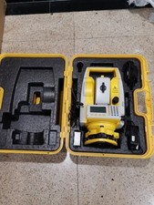 Used Second Hand SOUTH NTＳ332R4  TOTAL STATION English system