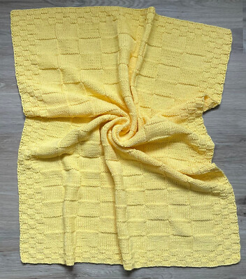 Handgestrickte Babydecke/Kniedecke in Sonngengelb (56x76cm)