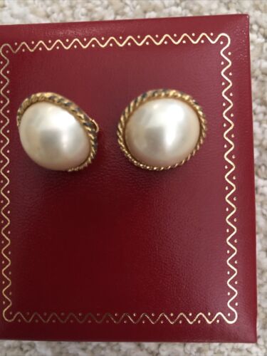 Vintage large Mabe pearl earring in 14 K. gold set