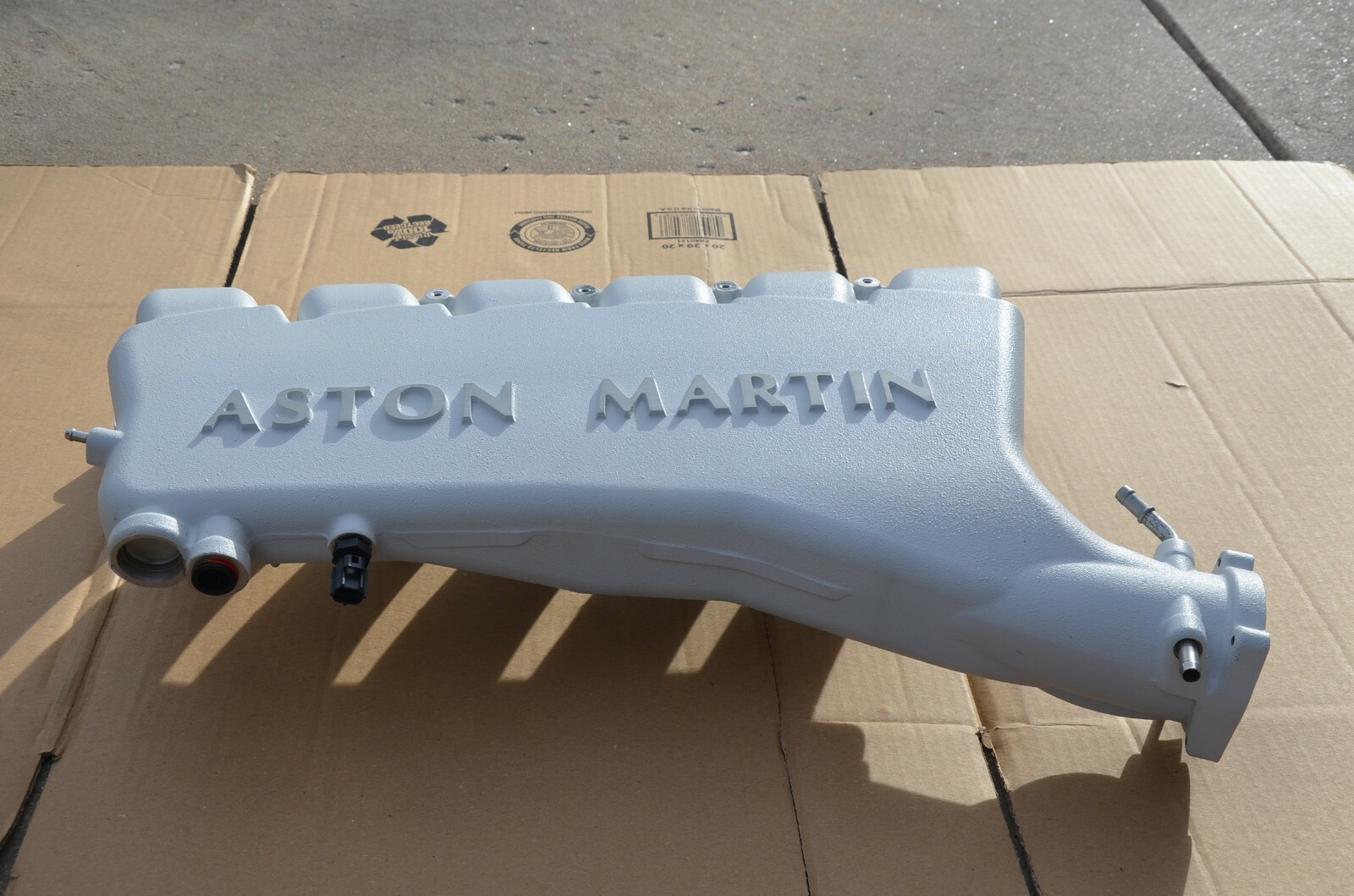 12-18 Aston Martin Vantage Vanquish Intake Manifold Right Side CD33-9424AA AM310