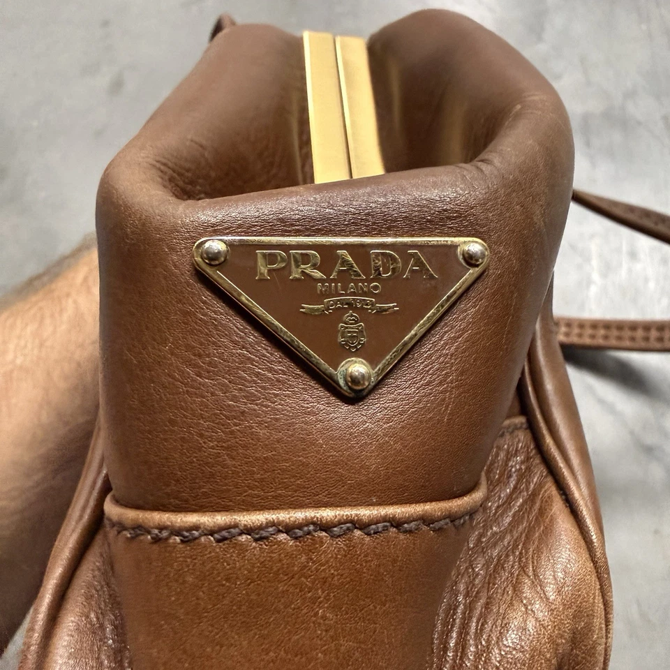 Bolso de cuero marrón vintage Prada bolos medicina Foto 4 de 4
