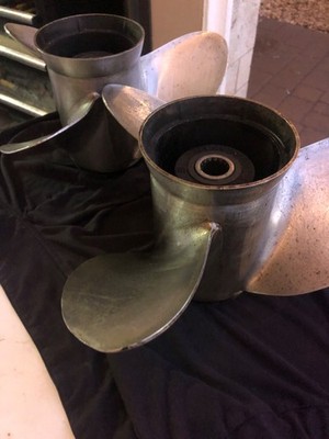 ***LIKE NEW Stainless Steel Propeller part# 389924 ,      14 1/2 X 19 pitch