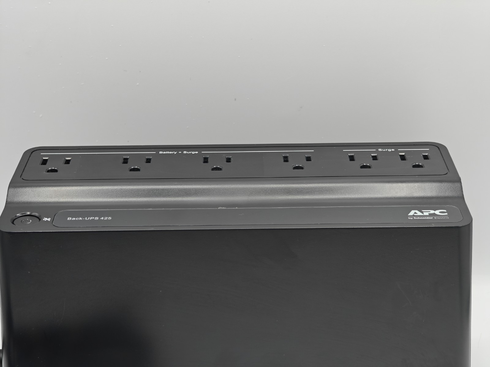 APC Uninterruptible Battery Backup BE425M 6 Outlet 120V No Battery Included