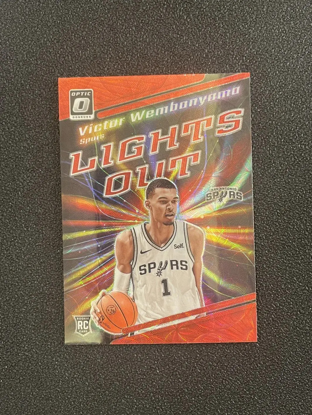 2023-24 Panini Optic Victor Wembanyama Rookie Lights Out Red Scope SSP #4 RC rys