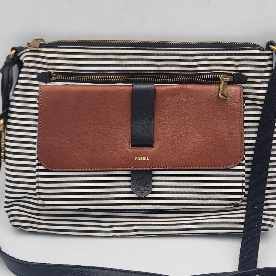 Bolso Bandolera Fossil Kinley Negro Blanco Rayas Lona Cuero Solapa Bolsillo Cartera Foto 2 de 4