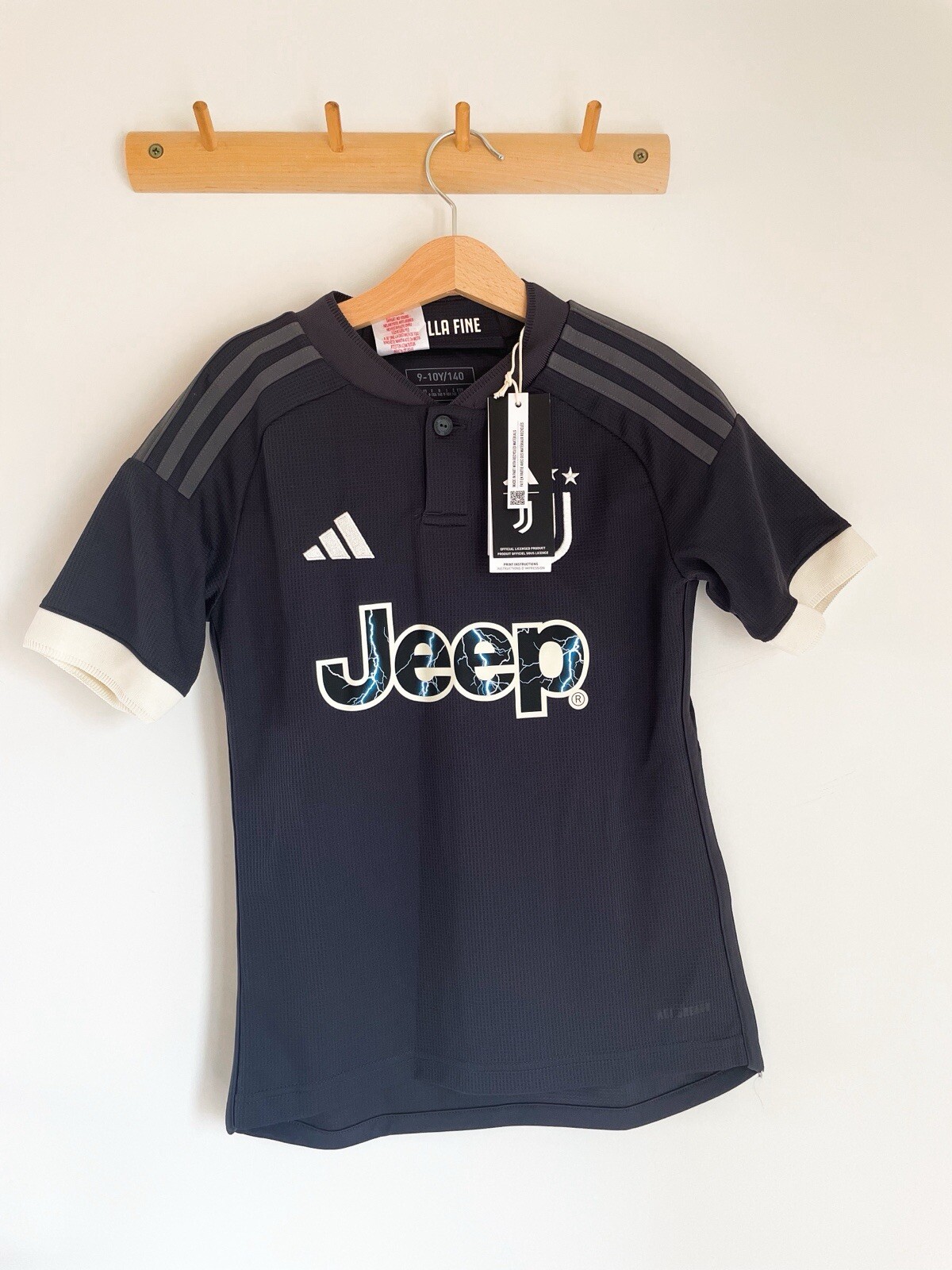 BNWT Boys Juventus Adidas 2023/24 Jersey Age 8-9 image 6