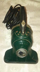 Vintage Montgomery Ward Hand Vacuum Cleaner Modle 15SP-241A, 175 W, WORKS