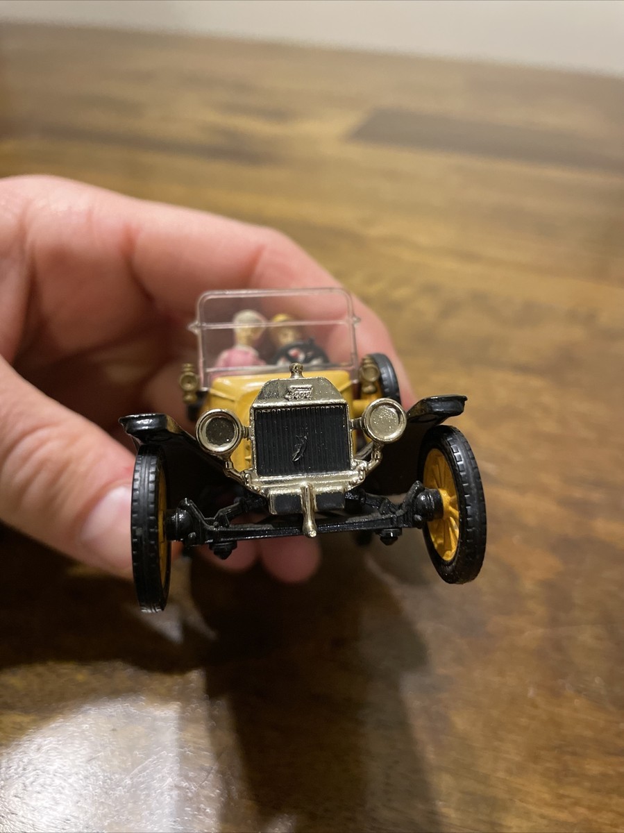 Vintage 1960's Corgi Classic Toys #9012 1915 Model T FORD Yellow