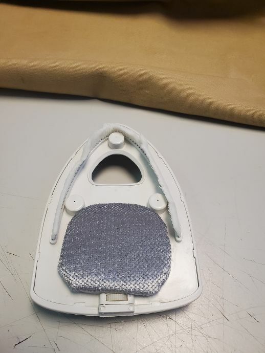 Travel Iron/Steamer Dual Voltage 120/240V compact Worldwide Travel model 593110