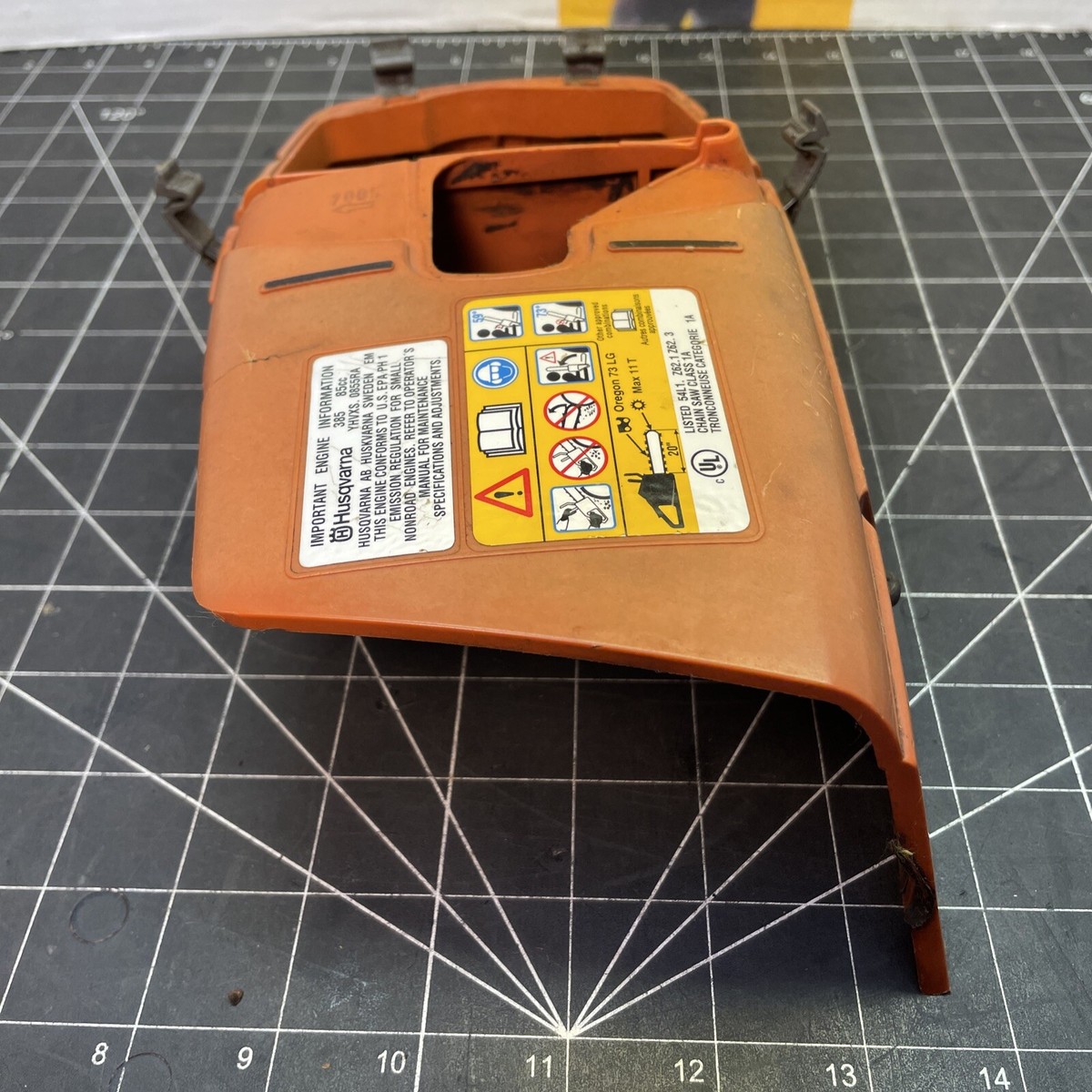 Husqvarna 385 XP Top Cylinder Cover Carb Box OEM Chainsaw
