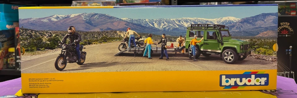 BRUDER 02598- AUTO LAND ROVER DEFENDER CON RIMORCHIO E DUCATI SCRAMBLER - Immagine 3 di 4