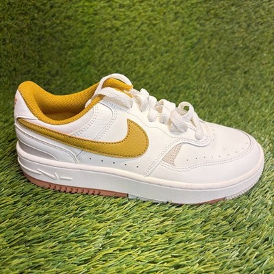 Nike Gamma Force Women Size 6 White Gold Athletic Walking Leather Shoes Sneakers