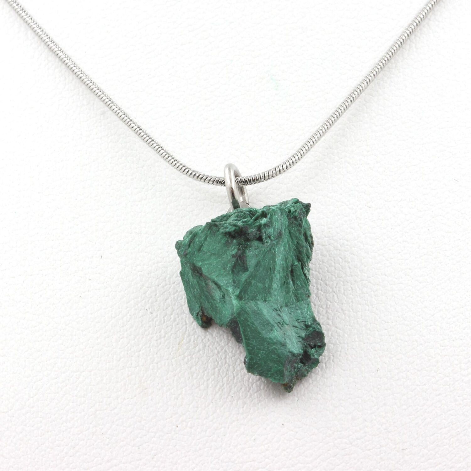 Collier Malachite brute 17.65 ct Kipushi pendentif minéral naturel vert
