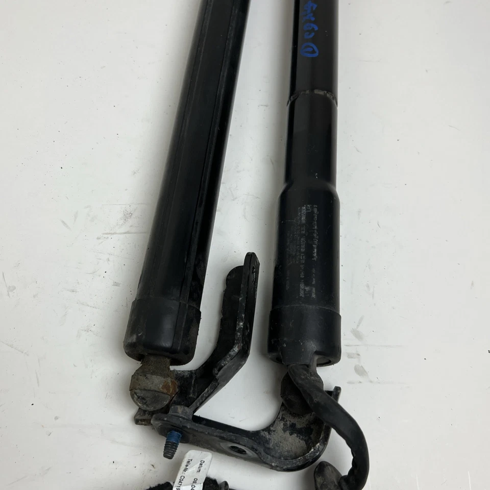 Infiniti QX60 2014 escotilla eléctrica soporte elevador puerta levadiza 2 piezas 905603JA0A OEM Foto 3 de 4