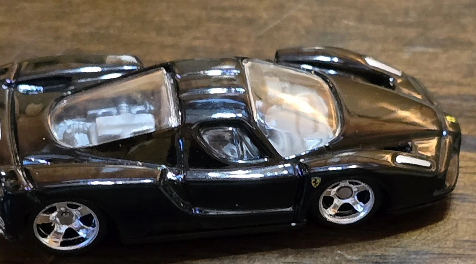 2' Hot Wheels Enzo Ferrari in Black with 5 Spoke Rims 1:87 Diecast Car - Image 2 of 4