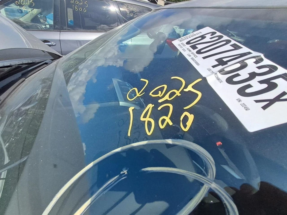 (LOCAL PICKUP ONLY) Trunk/Hatch/Tailgate Without Power Lift Fits 07-12 ACADIA 25 Foto 3 de 4