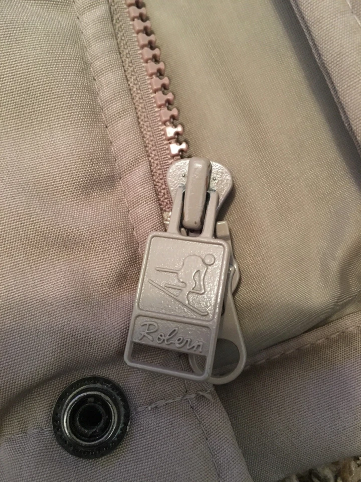 Chaqueta de esquí acolchada de relleno de descenso vintage de los 80 para hombre talla pequeña Foto 3 de 4