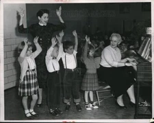 1956 Press Photo Parma Teachers Ruth Bruker and Ruth With with their students