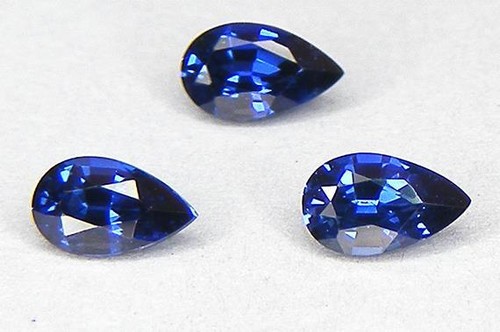 SET OF 3 PCS. EXCELLENT CUT PEAR 5x3 MM. BLUE SAPPHIRE LAB CORUNDUM