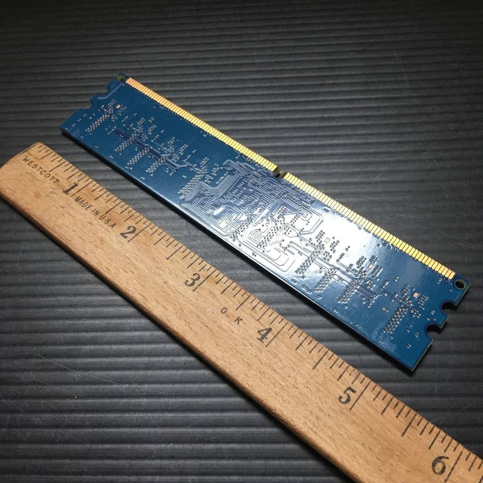 Nanya NT1GT64U88D0BY-3C 1GB 1Rx8 PC2-5300U-555-13-D1.667 PC Memory - Image 3 of 4