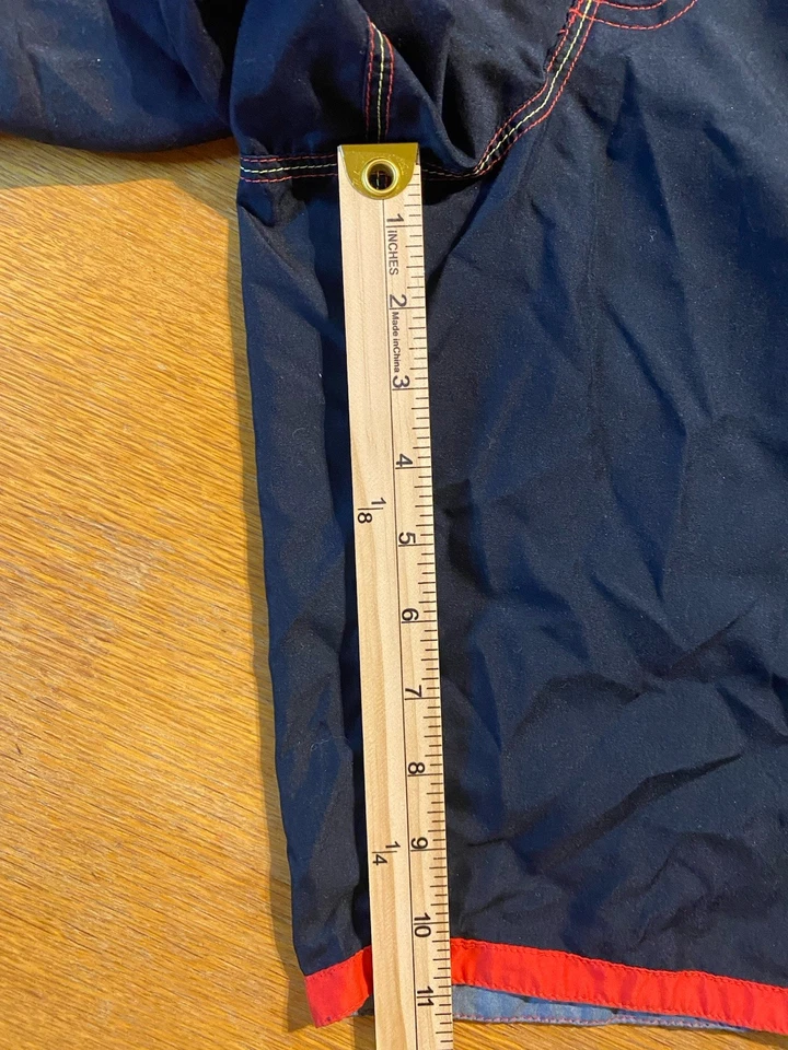 Shorts Mossimo Youth XL Flame Board preto vermelho baús de natação estilo skatista Y2K 28x11 - Imagem 3 de 4