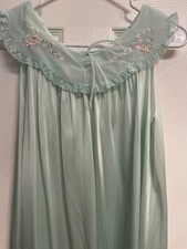 VTG Shadowline Nightgown Nylon Lace Lingerie Robe Peignoir Set SMALL MINT GREEN