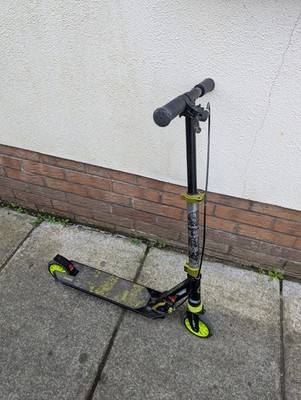 Decathlon Oxelo MID5 Kinder Roller mit Lenkerbremse grün schwarz