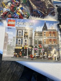 LEGO Creator Assembly Square 10255 Preowned 100% Complete Retired W/ Box Manual
