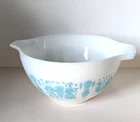 Pyrex Amish Butterprint 441 Cinderella Mixing Bowl Vintage 1. 5 Pint Turquoise