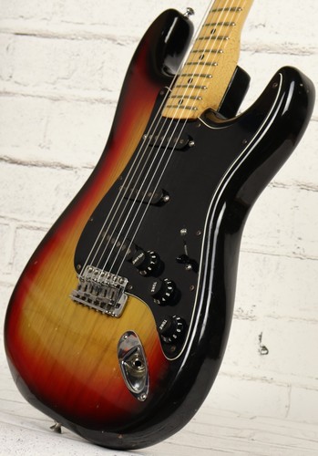 1977 Fender Stratocaster 3-Color Sunburst Electric Guitar w/ Original Case - Picture 9 of 23
